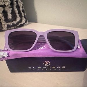 Lavender Lilly polarized blenders